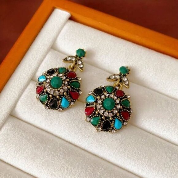 NEW Baroque Jewel Tone Faceted Stone and Crystal Necklace and Earrings Set - Picture 4 of 6